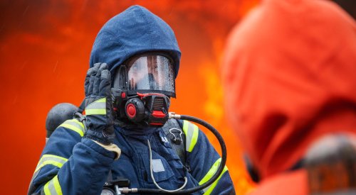 Illustrasjonsfoto: Nærbilde av brannmann 