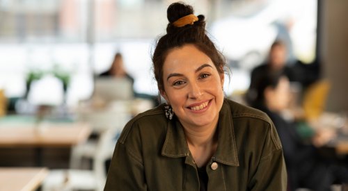 Portrett av kvinne på jobb