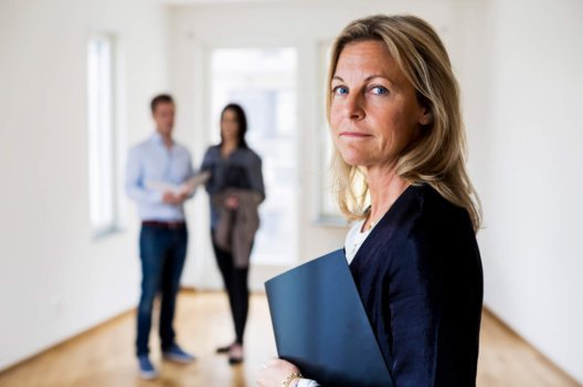 boligkjøp-megler-dame